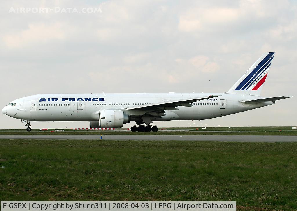 F-GSPX, 2002 Boeing 777-228/ER C/N 32698, Taxiing for departure...