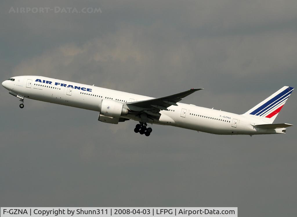 F-GZNA, 2007 Boeing 777-328/ER C/N 35297, On take off...