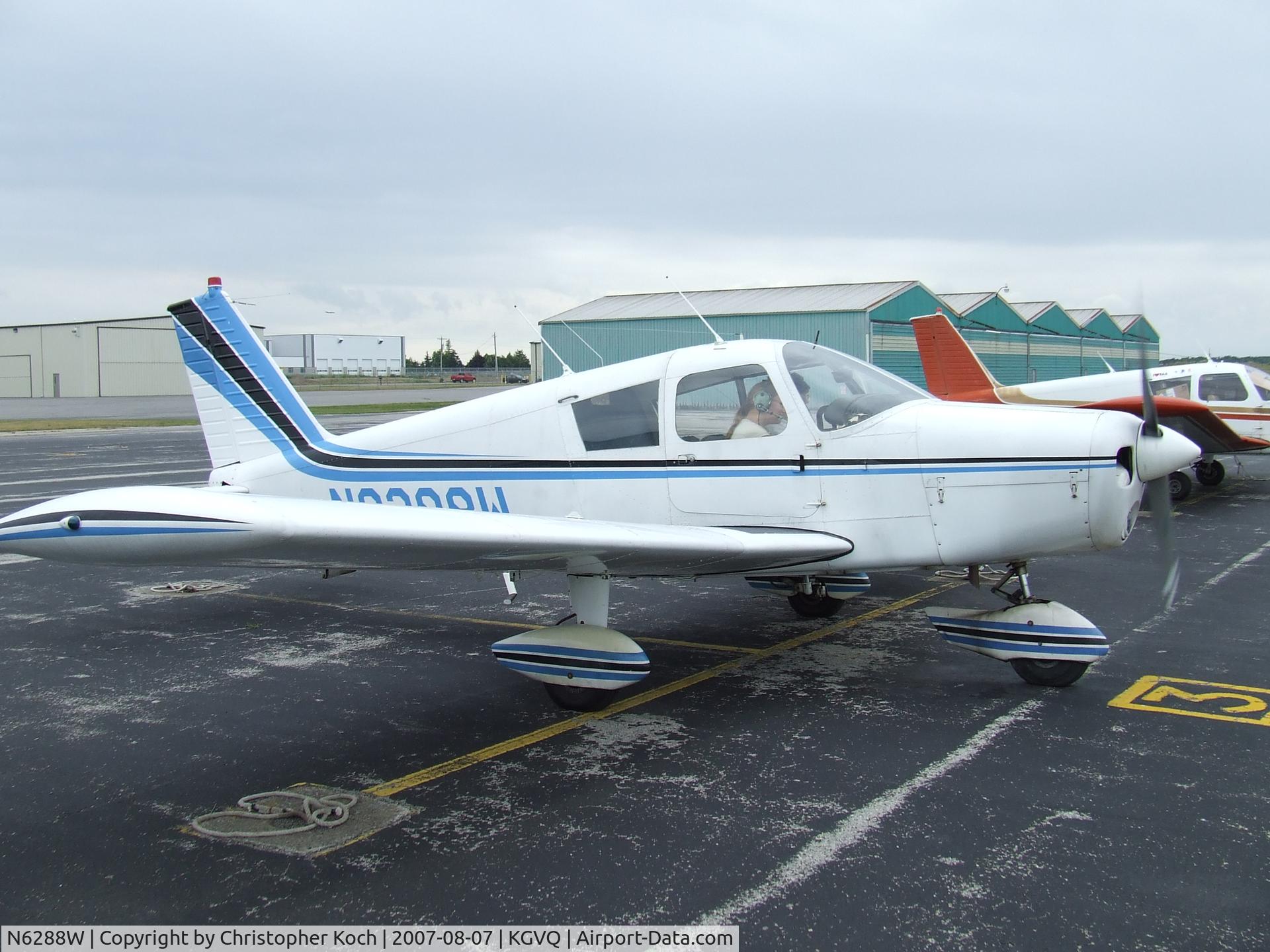 N6288W, 1964 Piper PA-28-140 C/N 28-20254, very nice 1964 Cherokee 140 with 5400 hours