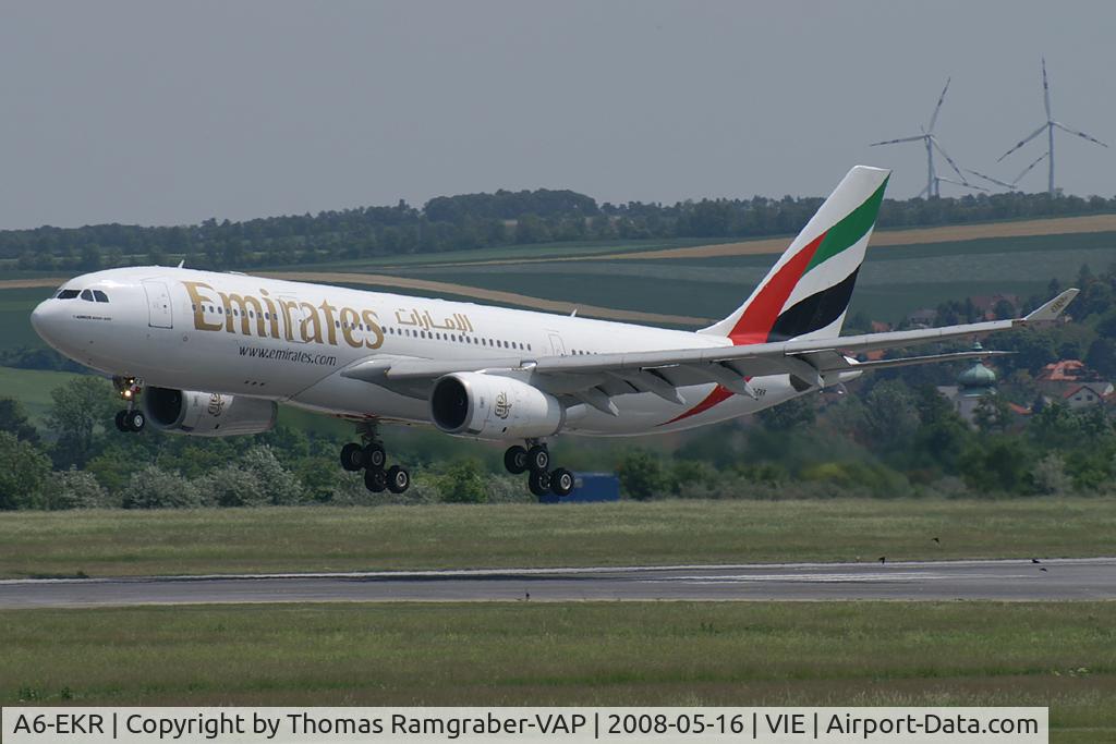 A6-EKR, 1999 Airbus A330-243 C/N 251, Emirates Airbus A330-200