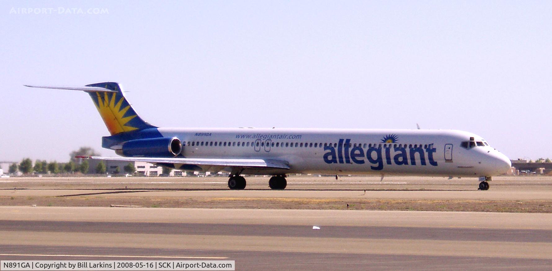 N891GA, 1986 McDonnell Douglas MD-83 (DC-9-83) C/N 49423, Arriving from Las Vegas