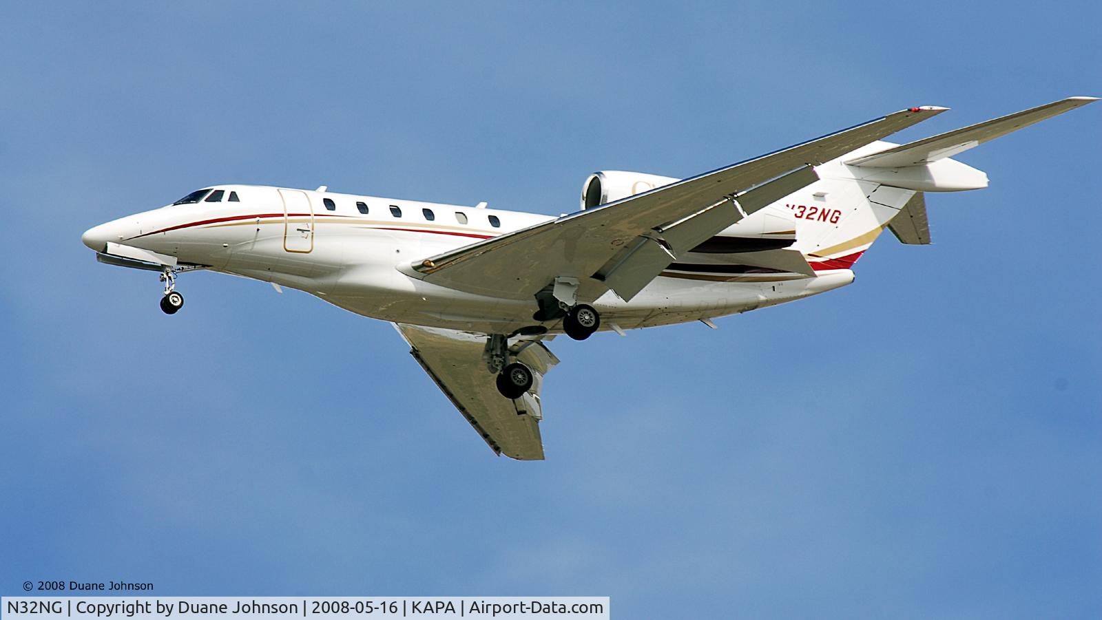 N32NG, 1998 Cessna 750 Citation X C/N 750-0039, On final apporach to Centennial Airport