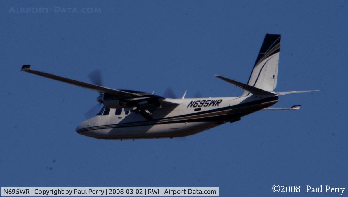 N695WR, 1980 Rockwell International 695 C/N 95015, MOre practice in the pattern