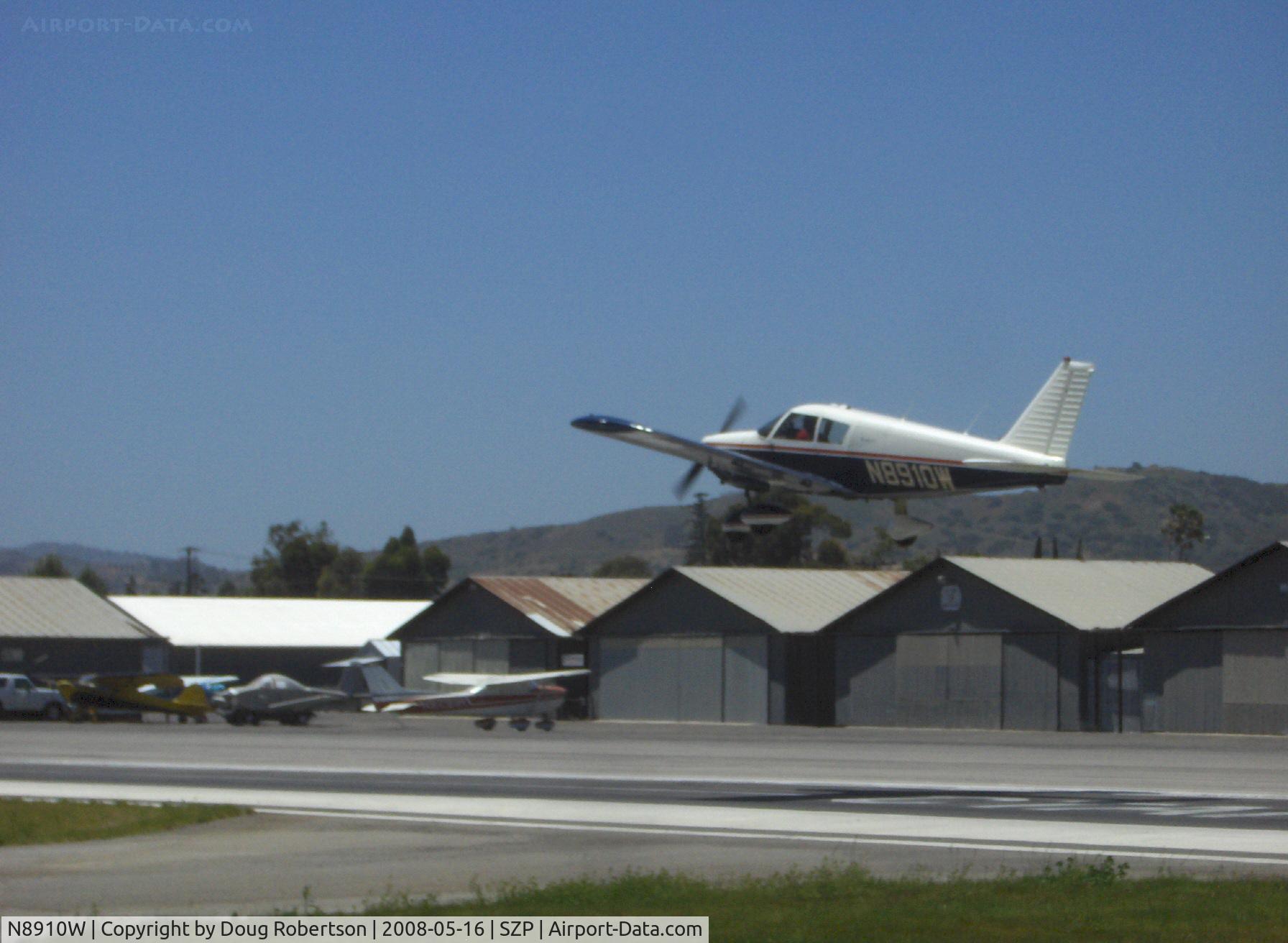 N8910W, 1964 Piper PA-28-235 Cherokee C/N 28-10478, 1964 Piper PA-28-235 CHEROKEE, Lycoming IO-540-B4B5 235 Hp, Takeoff climb Rwy 22