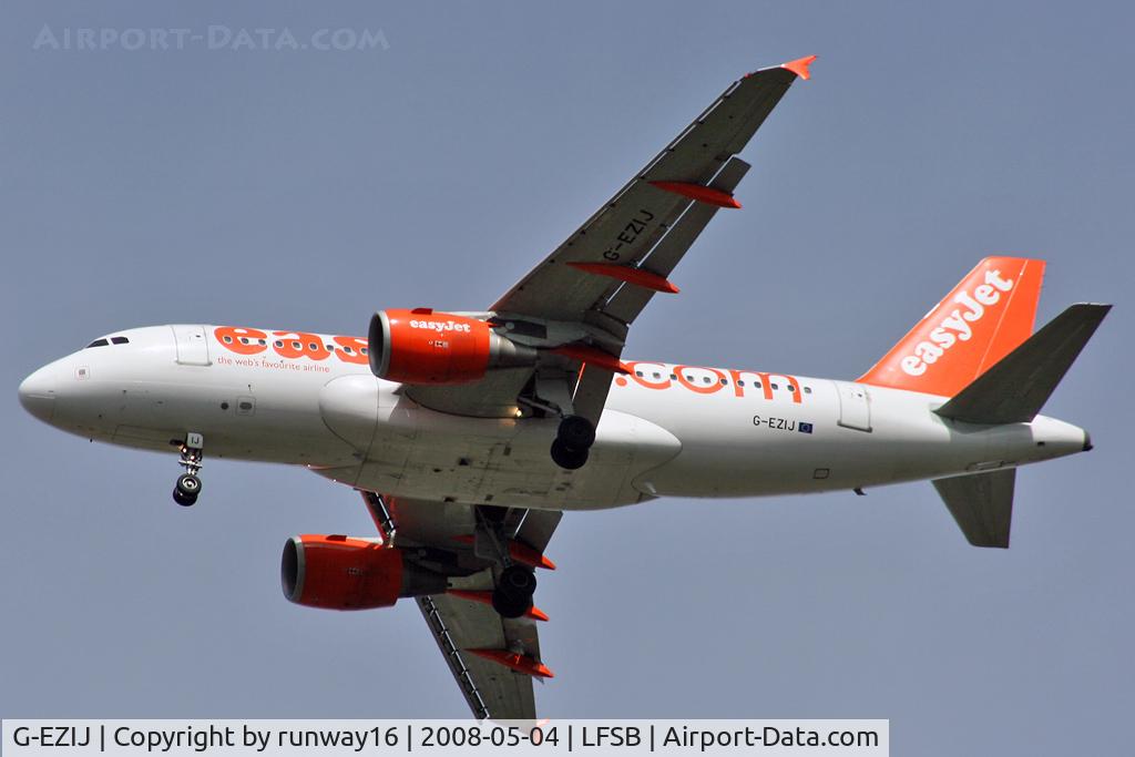 G-EZIJ, 2005 Airbus A319-111 C/N 2477, landing on rwy 34