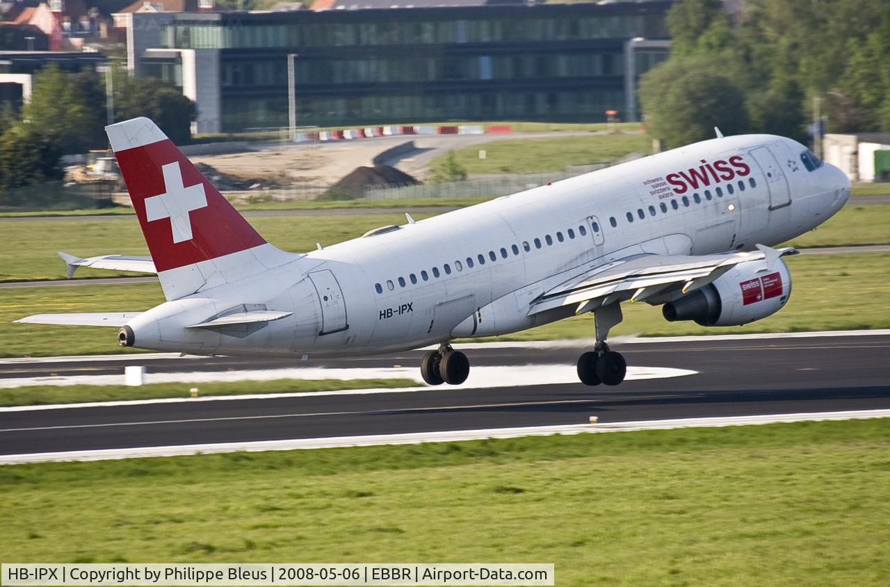 HB-IPX, 1996 Airbus A319-112 C/N 612, Lift off from rwy 07R (rather unusal).