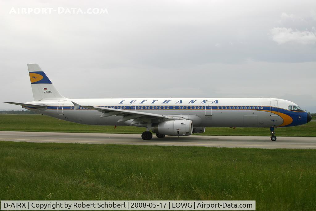 D-AIRX, 1998 Airbus A321-131 C/N 0887, First time at LOWG with this special colors.