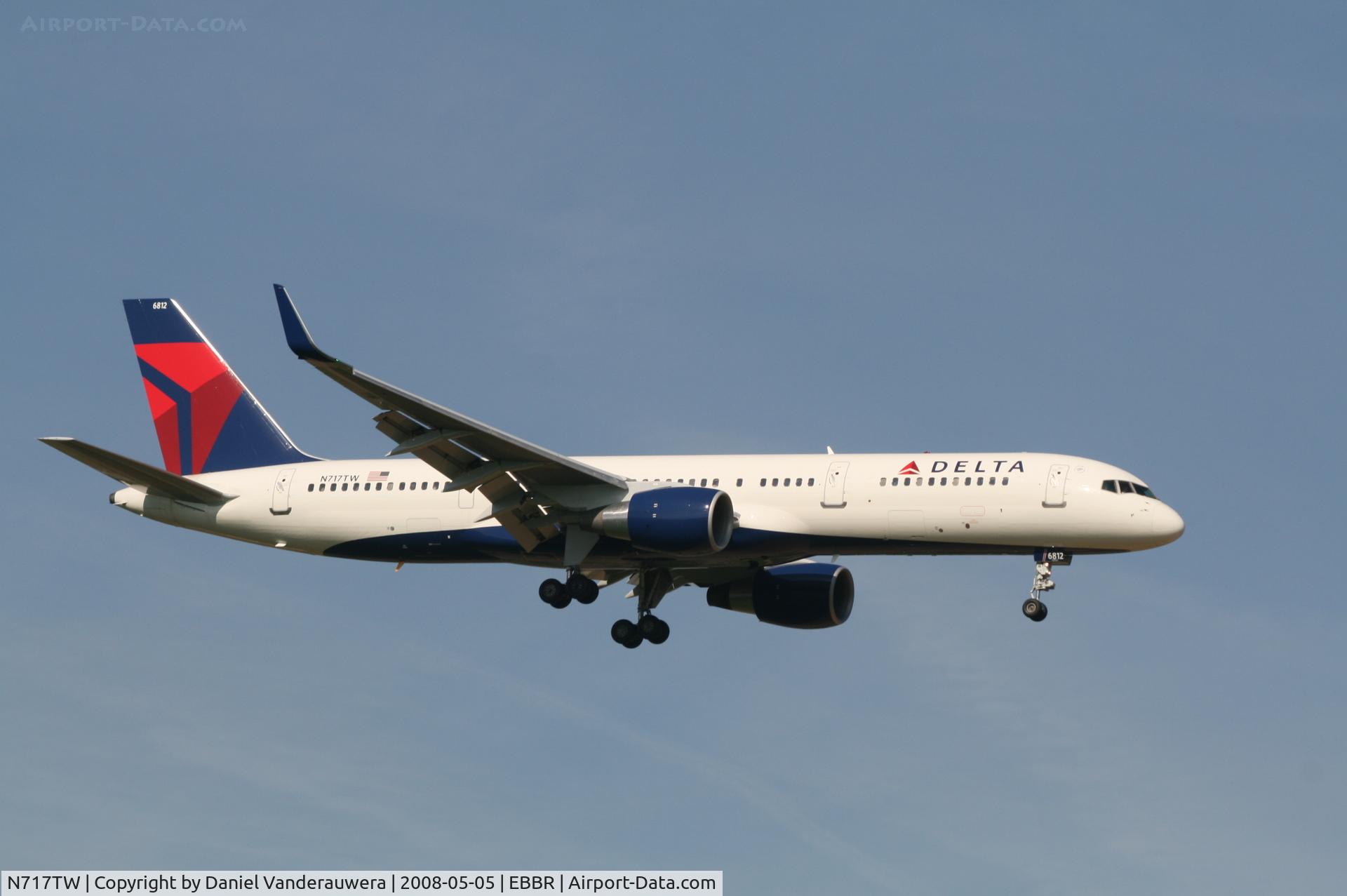 N717TW, 1999 Boeing 757-231 C/N 28485, arrival of flight DL140 to rwy 02 - now registered to Delta