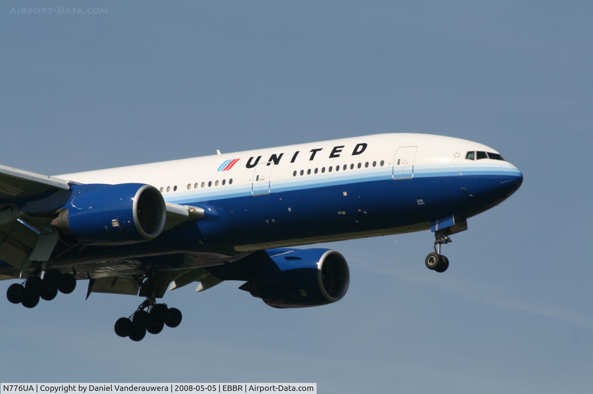 N776UA, 1996 Boeing 777-222 C/N 26937, descending to rwy 02