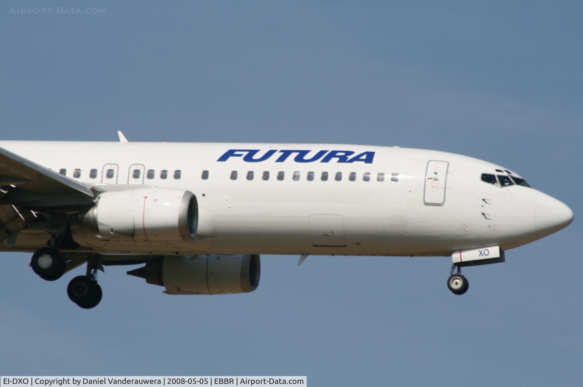 EI-DXO, 1995 Boeing 737-46J C/N 27826, descending to rwy 02