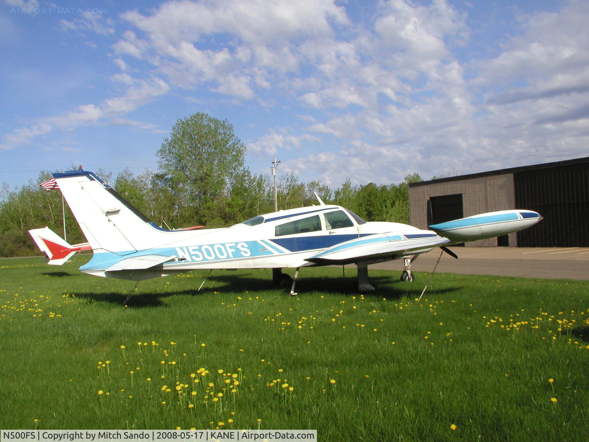 N500FS, 1976 Cessna 310R C/N 310R0630, Tied down at Anoka County.