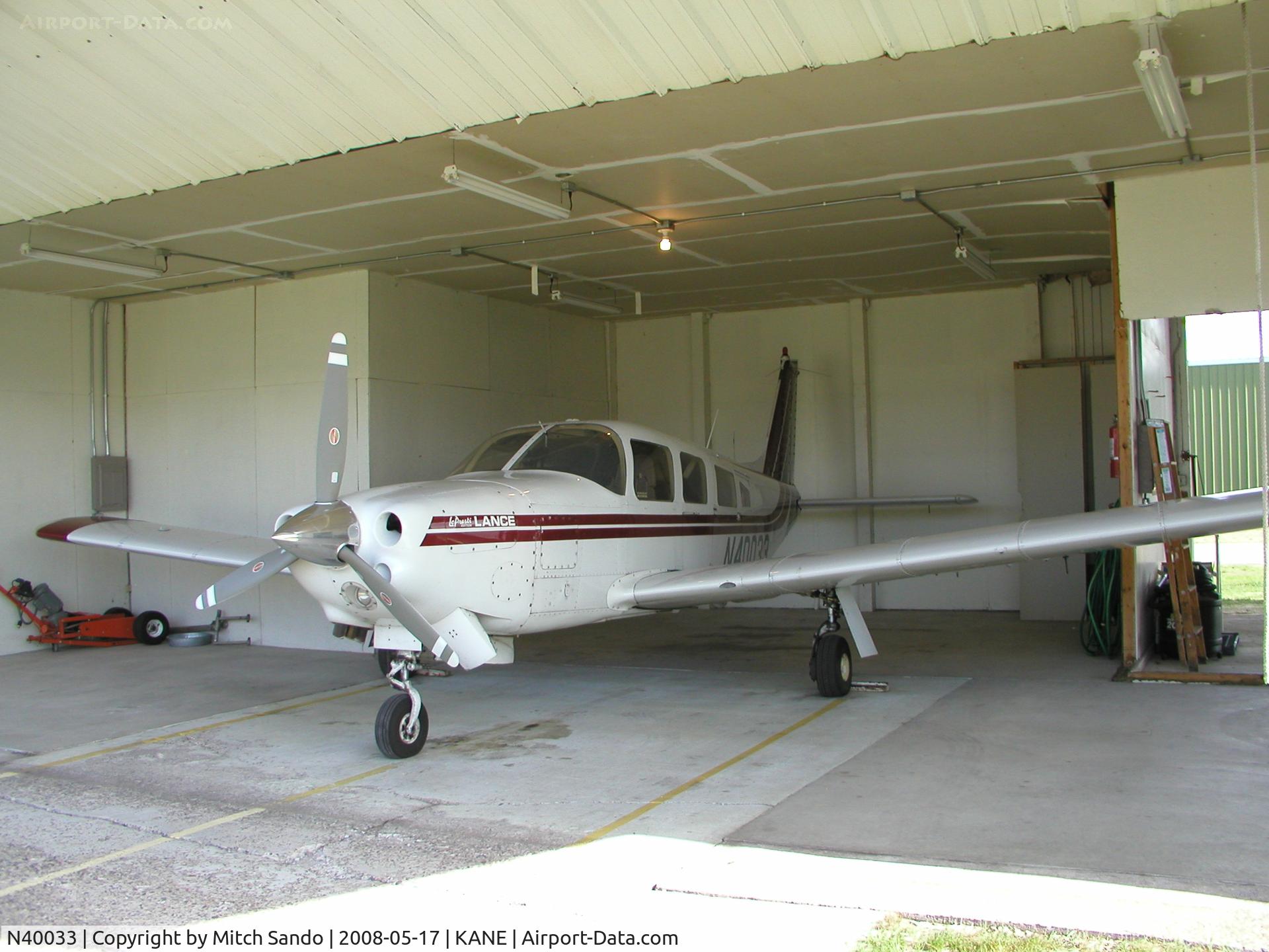 N40033, 1977 Piper PA-32R-300 Cherokee Lance C/N 32R-7780509, Parked inside the hangar.