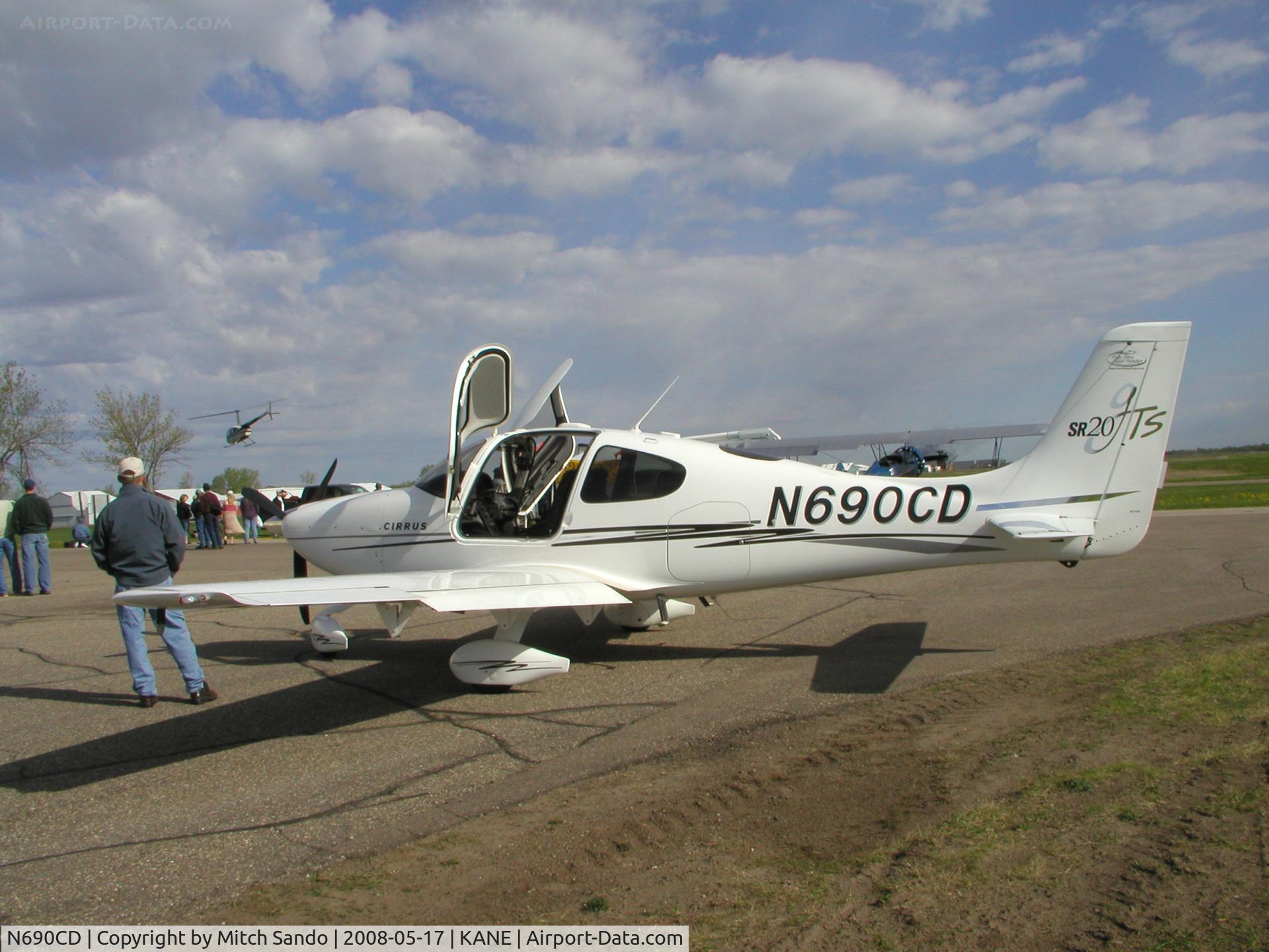 N690CD, 2005 Cirrus SR20 C/N 1595, Blaine Aviation Weekend '08.