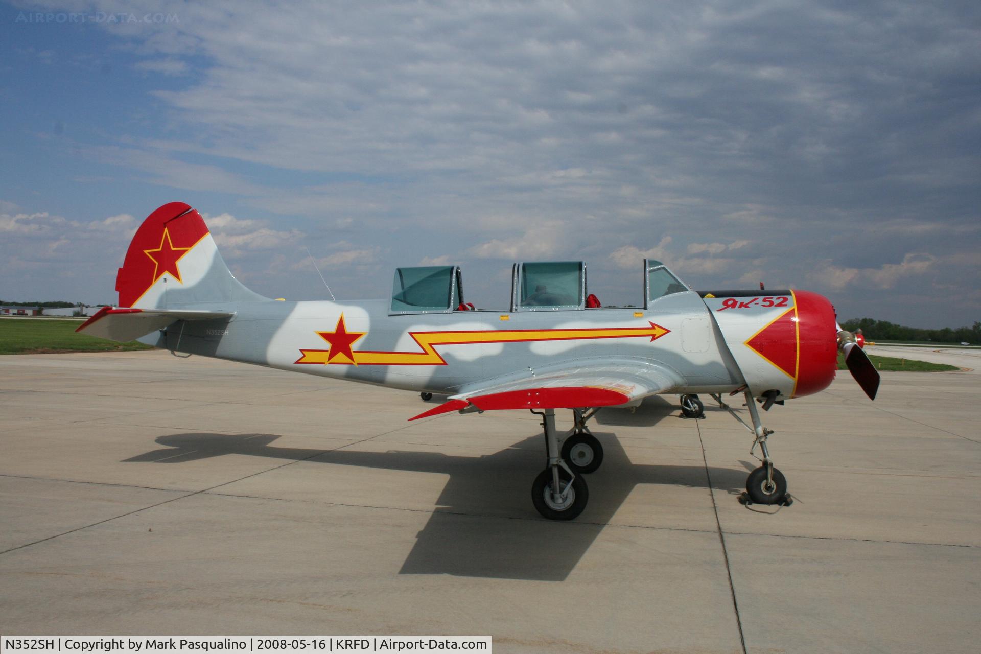 N352SH, 1985 Yakovlev (Aerostar) Yak-52 C/N 855704, YAK-52