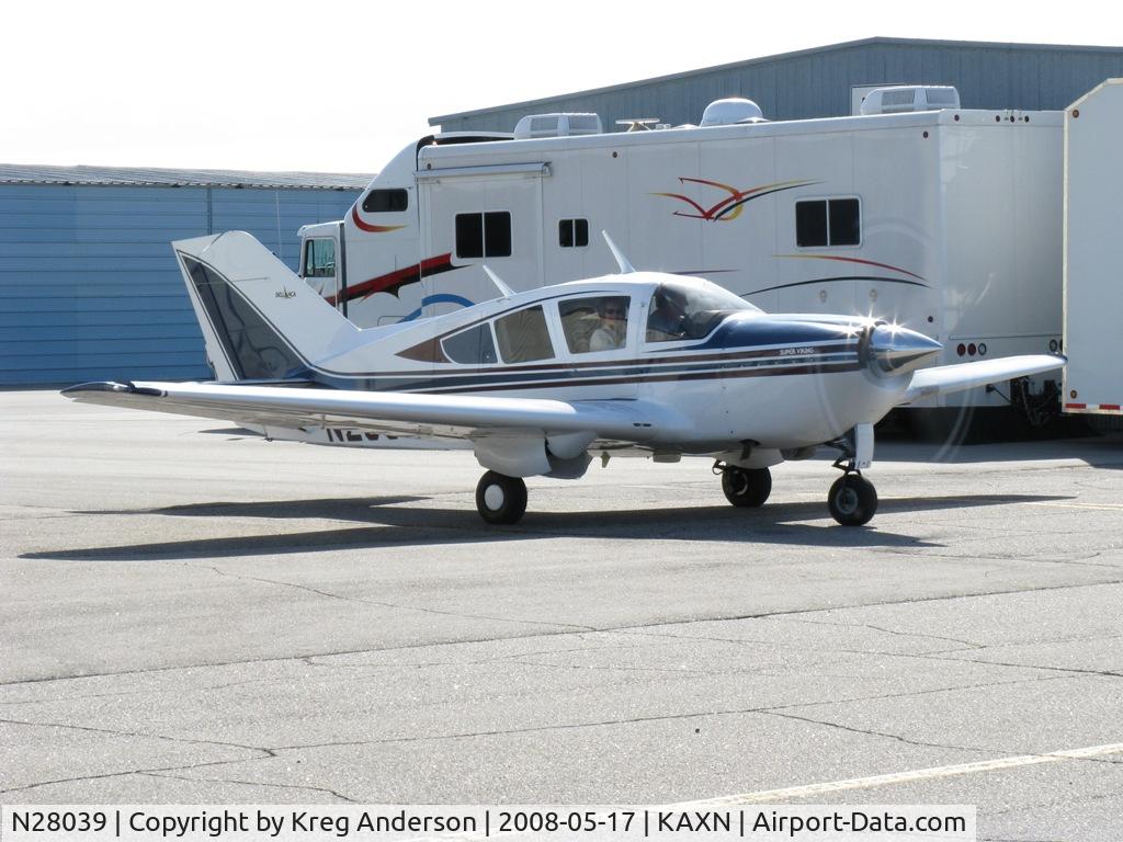 N28039, 1978 Bellanca 17-30A Viking C/N 78-30892, Taxiing to runway 31