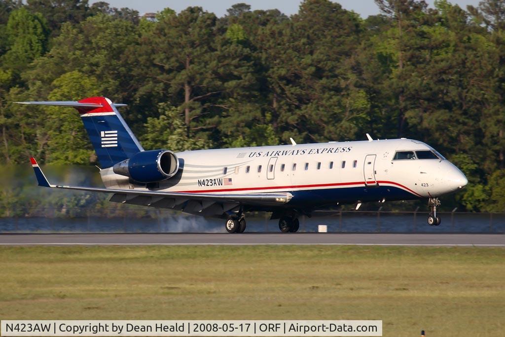 N423AW, 2002 Bombardier CRJ-200LR (CL-600-2B19) C/N 7636, US Airways Express (operated by Air Wisconsin) N423AW (FLT AWI3899) from Philadelphia Int'l (KPHL) landing on RWY 23.