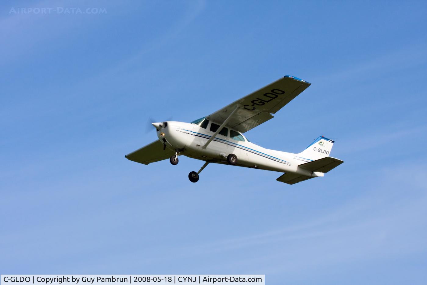 C-GLDO, 1974 Cessna 172M C/N 17264534, Take Off