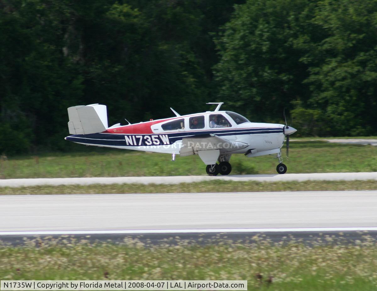 N1735W, 1972 Beech V35B Bonanza C/N D-9402, V35B