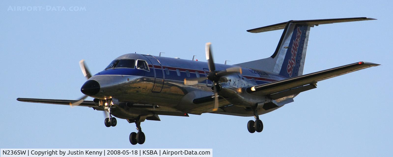 N236SW, 1996 Embraer EMB-120ER Brasilia C/N 120312, N236SW Landing on runway 25 at KSBA