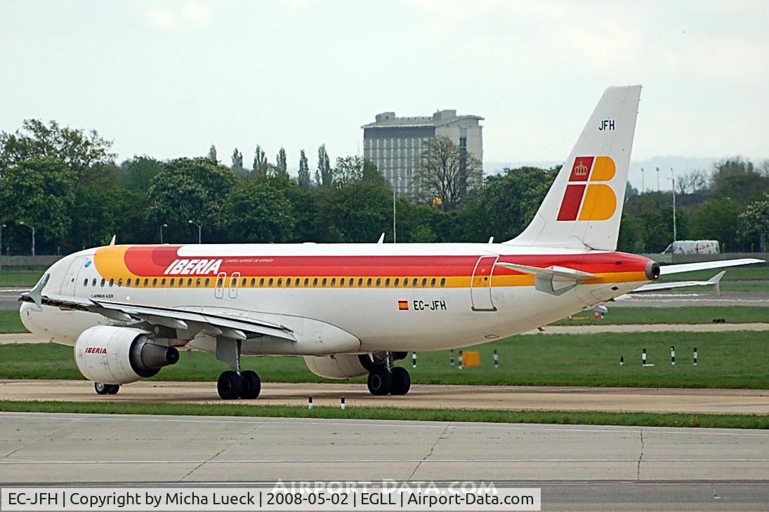 EC-JFH, 2003 Airbus A320-214 C/N 2104, Taxiing to the runway