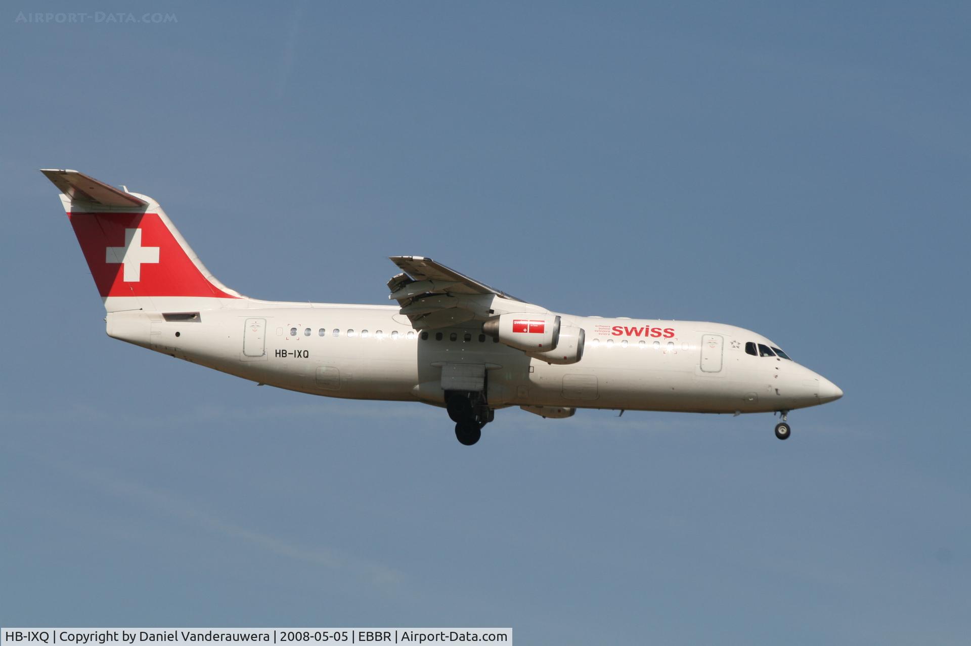 HB-IXQ, 1996 British Aerospace Avro 146-RJ100 C/N E3282, arrival of flight LX778 to rwy 02