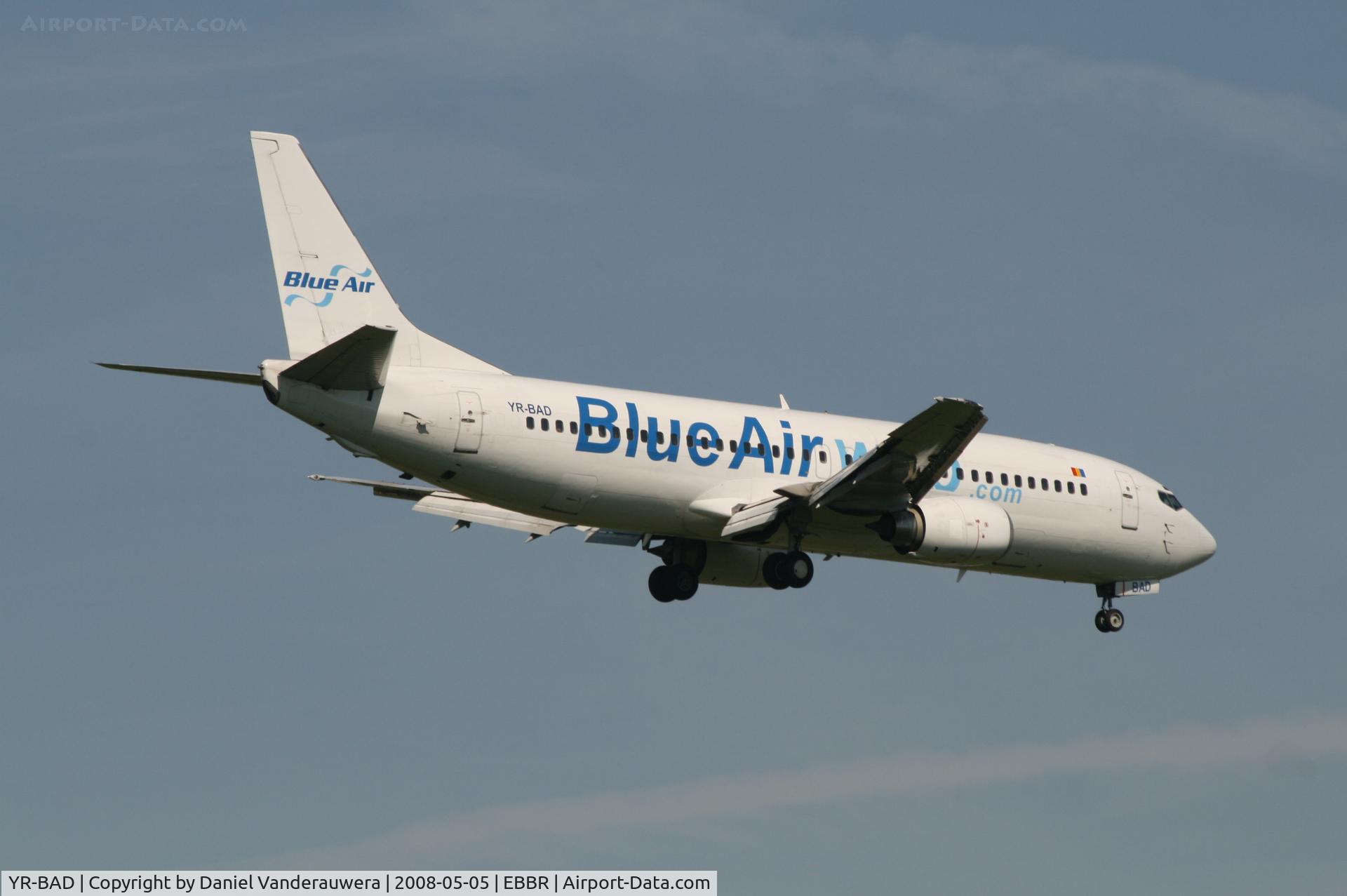 YR-BAD, 1992 Boeing 737-4C9 C/N 25429, flight JOR123 is descending to rwy 02