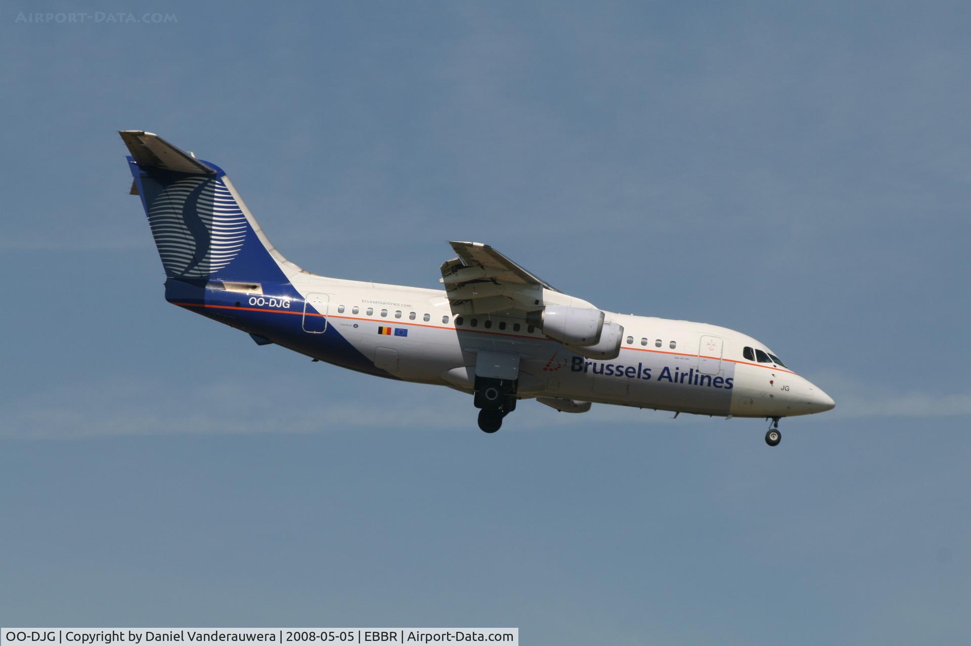OO-DJG, 1990 British Aerospace BAe.146-200 C/N E2180, flight SN2554 is descending to rwy 02