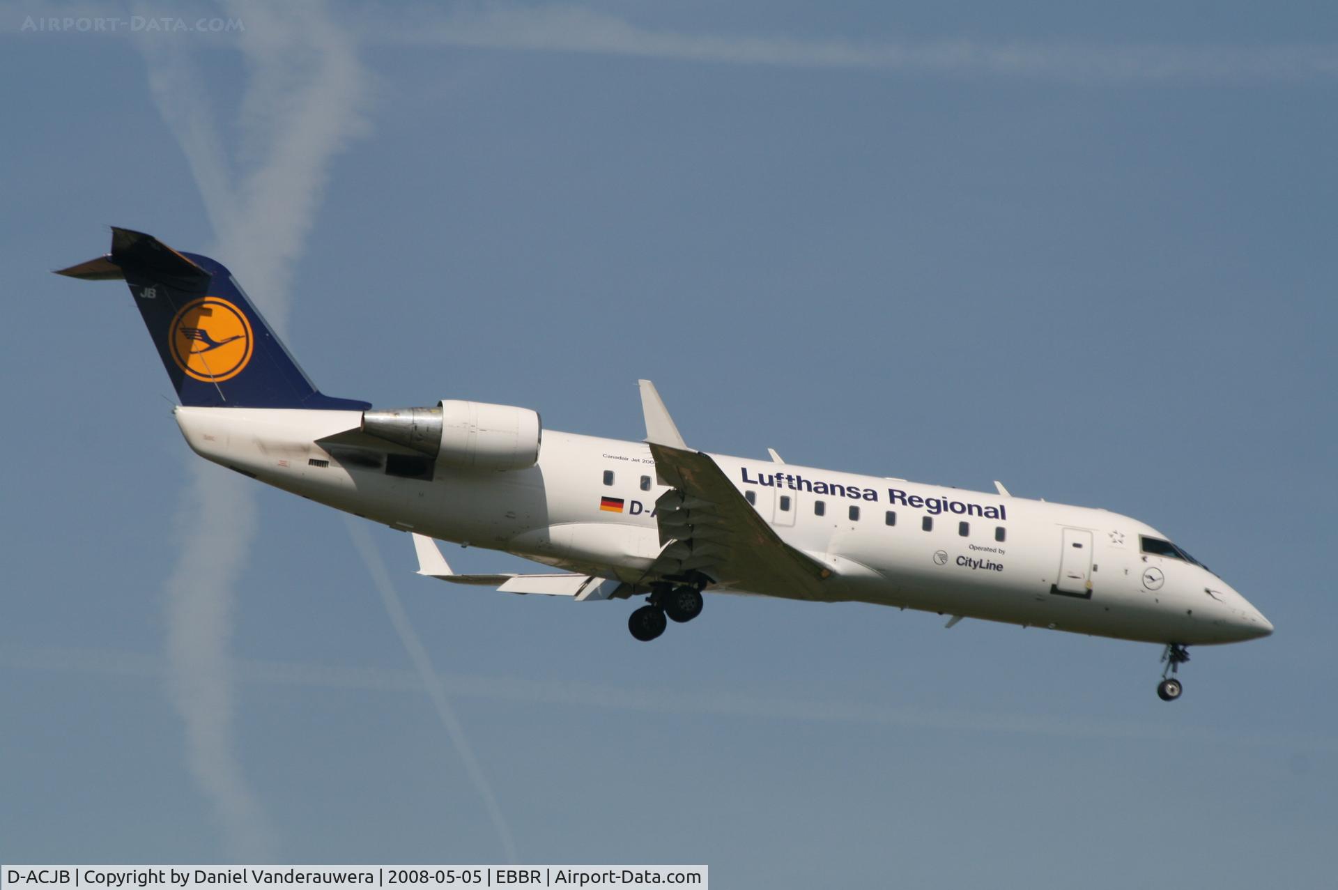 D-ACJB, 1996 Canadair CRJ-100LR (CL-600-2B19) C/N 7128, flight LH4632 is descending to rwy 02