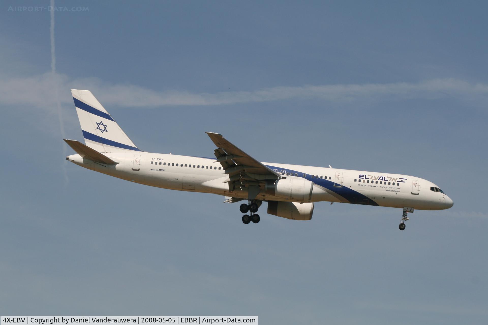 4X-EBV, 1993 Boeing 757-258 C/N 26054, flight LY331 is descending to rwy 02