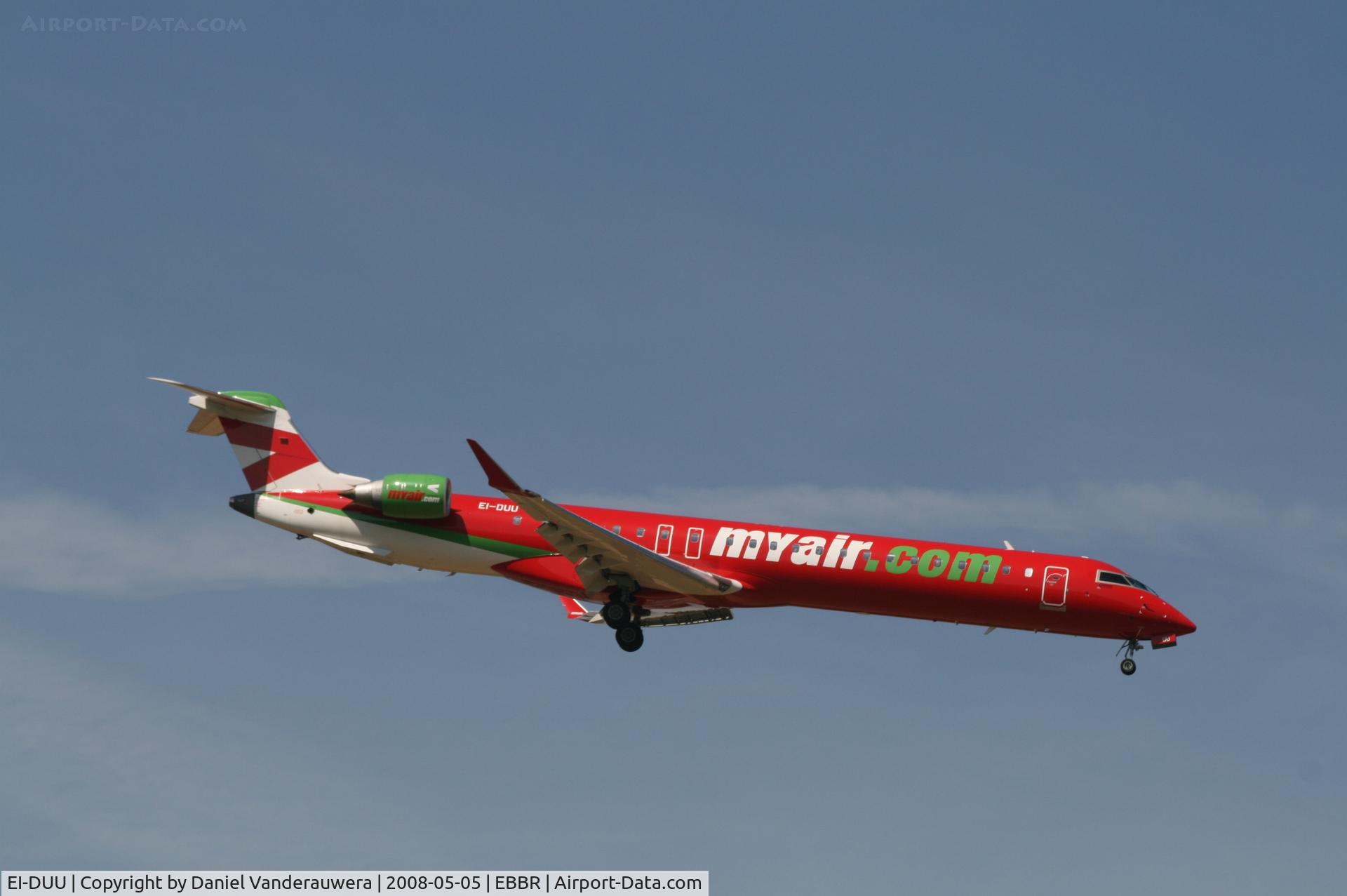 EI-DUU, 2007 Canadair CRJ-900X (CL-600-2D24) C/N 15102, flight 8I 6400 is descending to rwy 02