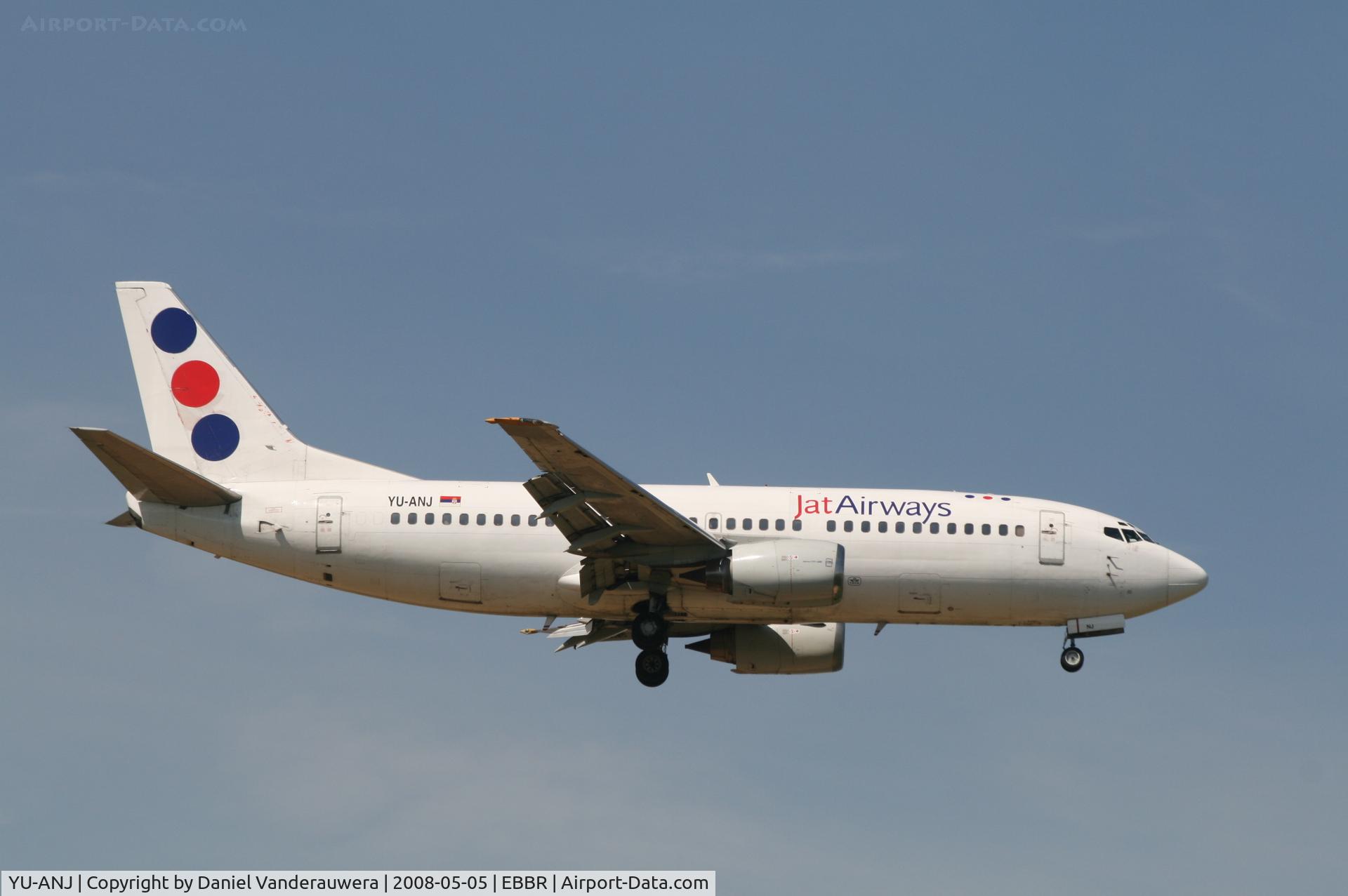 YU-ANJ, 1986 Boeing 737-3H9 C/N 23714/1305, flight JU272 is descending to rwy 02