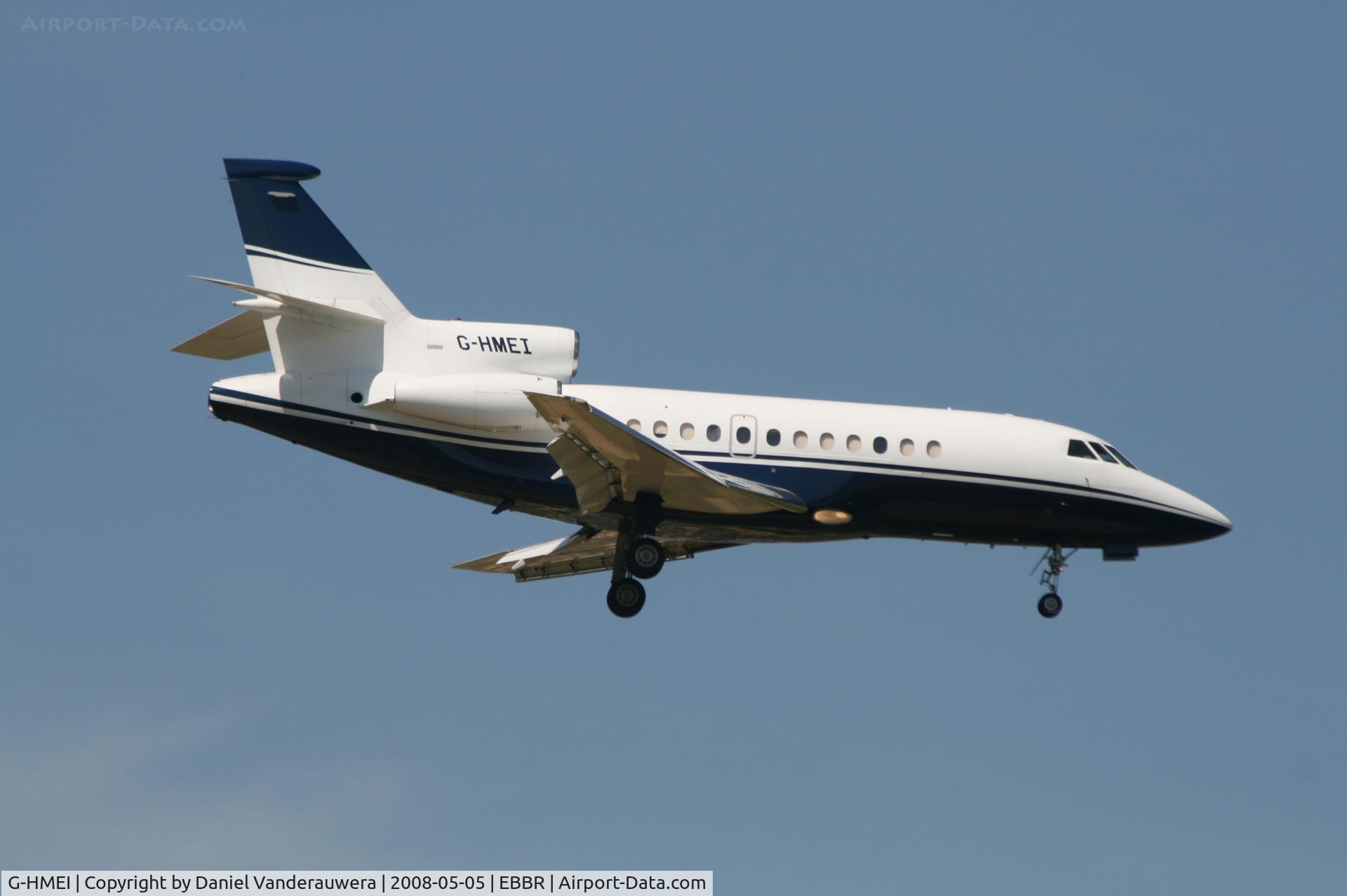 G-HMEI, 1984 Dassault Falcon 900 C/N 001, descending to rwy 02