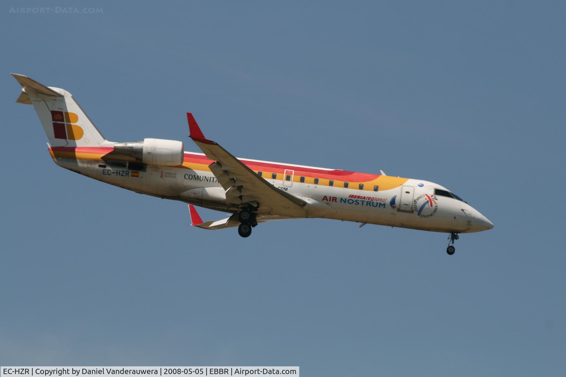 EC-HZR, Canadair CRJ-200ER (CL-600-2B19) C/N 7547, flight IB8090 is descending to rwy 02
