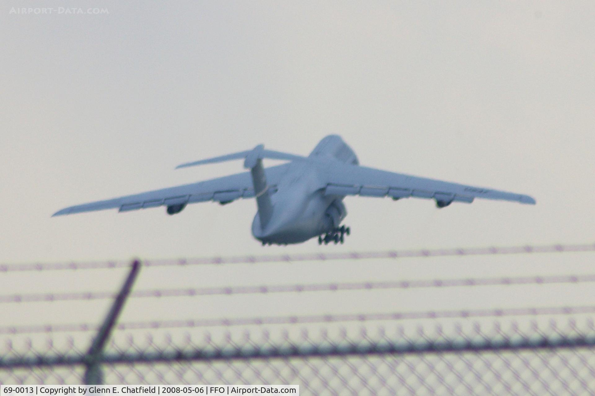 69-0013, 1969 Lockheed C-5A Galaxy C/N 500-0044, Climbing out after take-off