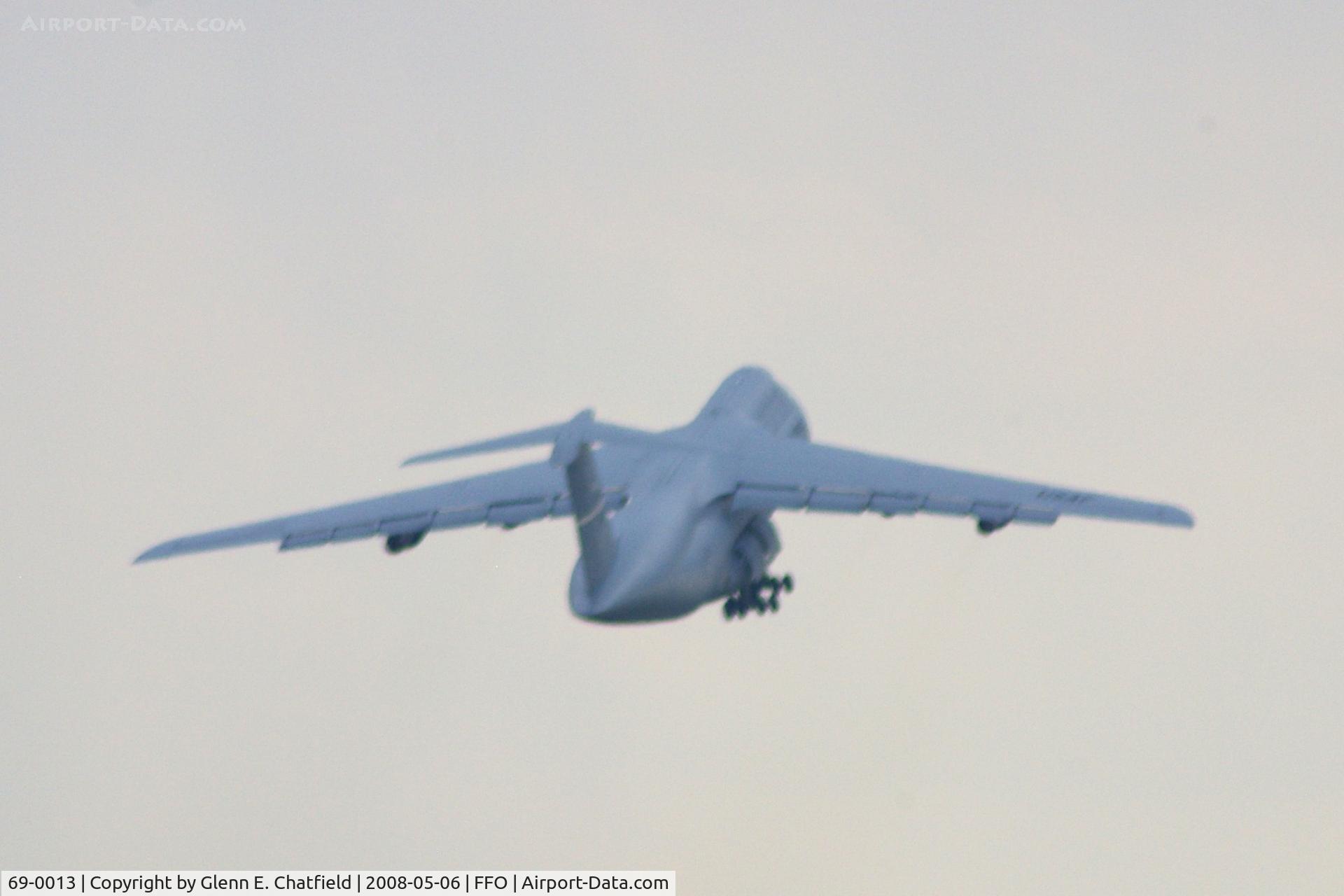 69-0013, 1969 Lockheed C-5A Galaxy C/N 500-0044, Climbing out after take-off