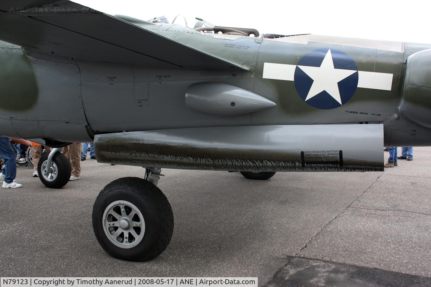 N79123, 1945 Lockheed P-38L-5 Lightning C/N 422-8235, Blaine Aviation Weekend 2008. The left engine uses a tad bit of oil