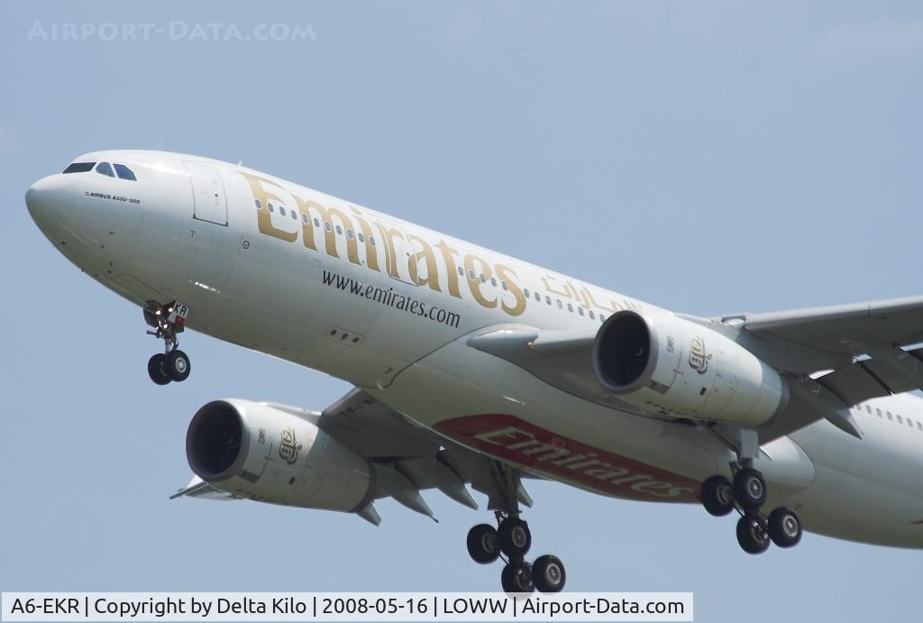 A6-EKR, 1999 Airbus A330-243 C/N 251, Emirates  A330