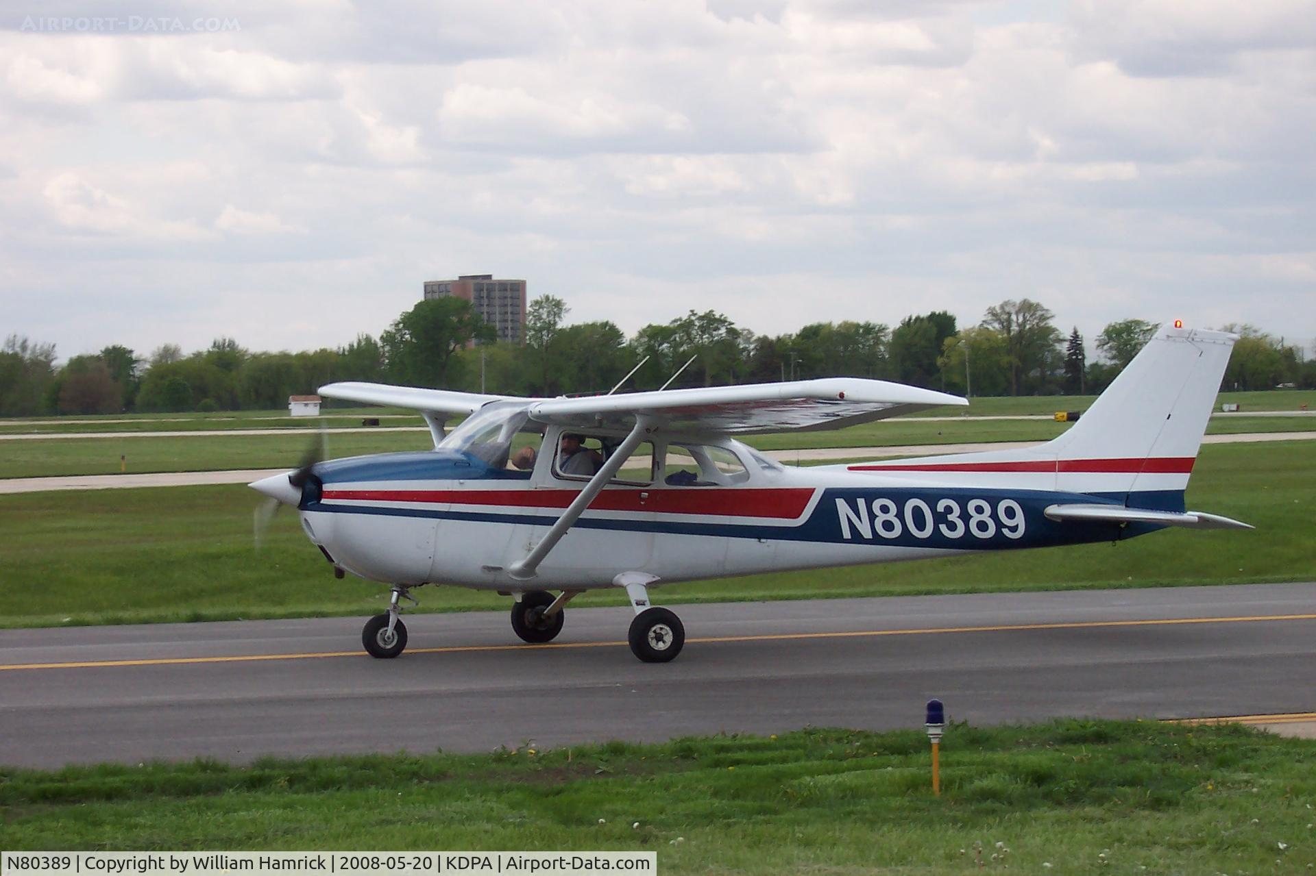 N80389, 1976 Cessna 172M C/N 17266565, Taxing at DuPage