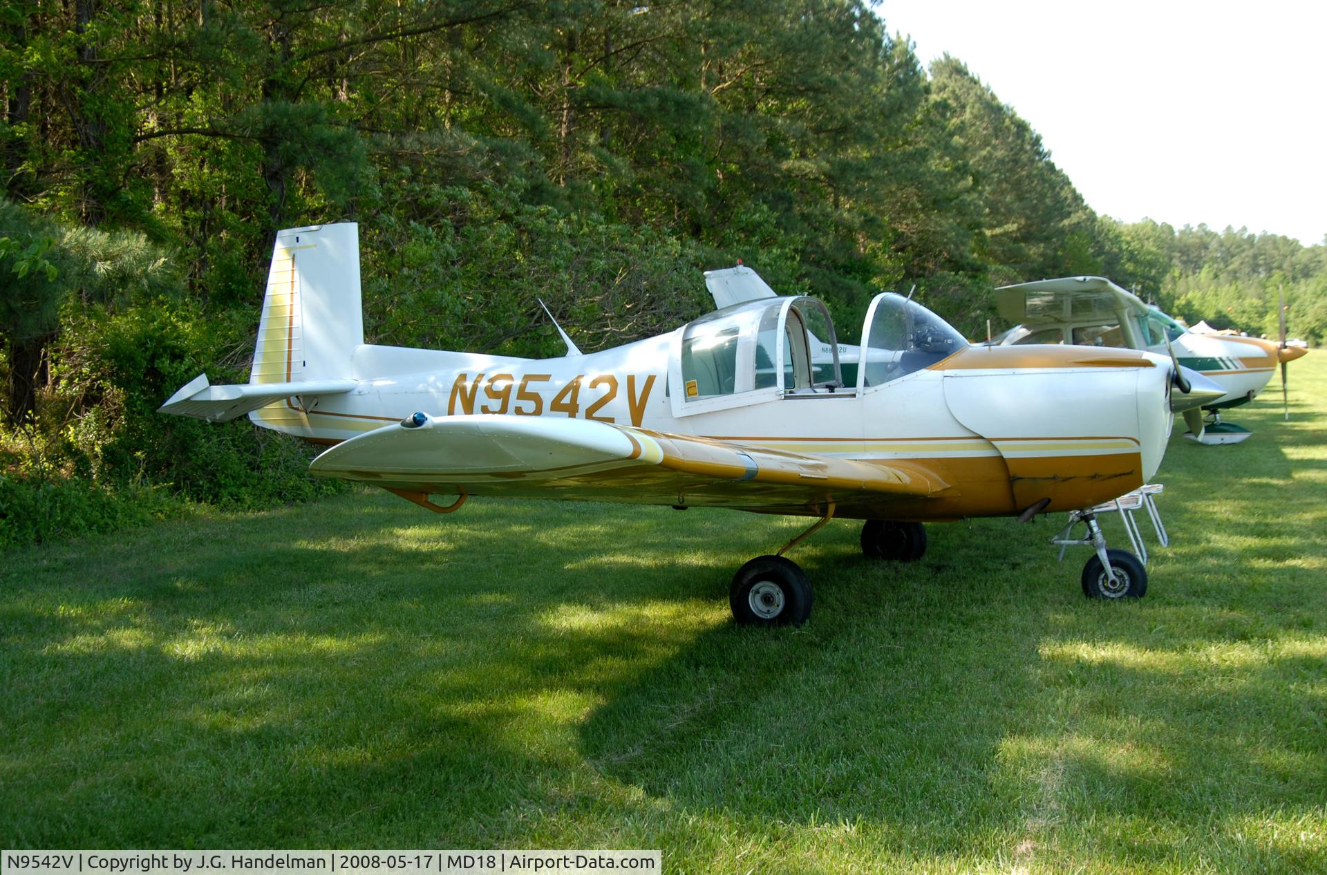 N9542V, 1970 Mooney M10 Cadet C/N 700032, rare single tail Erocoupe type at Horn Pt Fly In