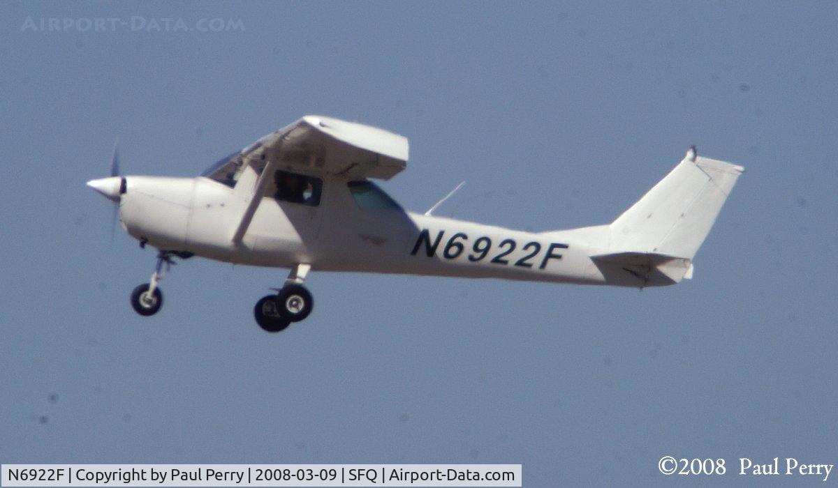 N6922F, 1966 Cessna 150F C/N 15063522, In the pattern back at Suffolk
