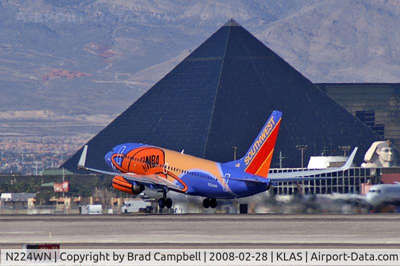 N224WN, 2005 Boeing 737-7H4 C/N 32493, Southwest Airlines - 'Slam Dunk' / 2005 Boeing 737-7H4