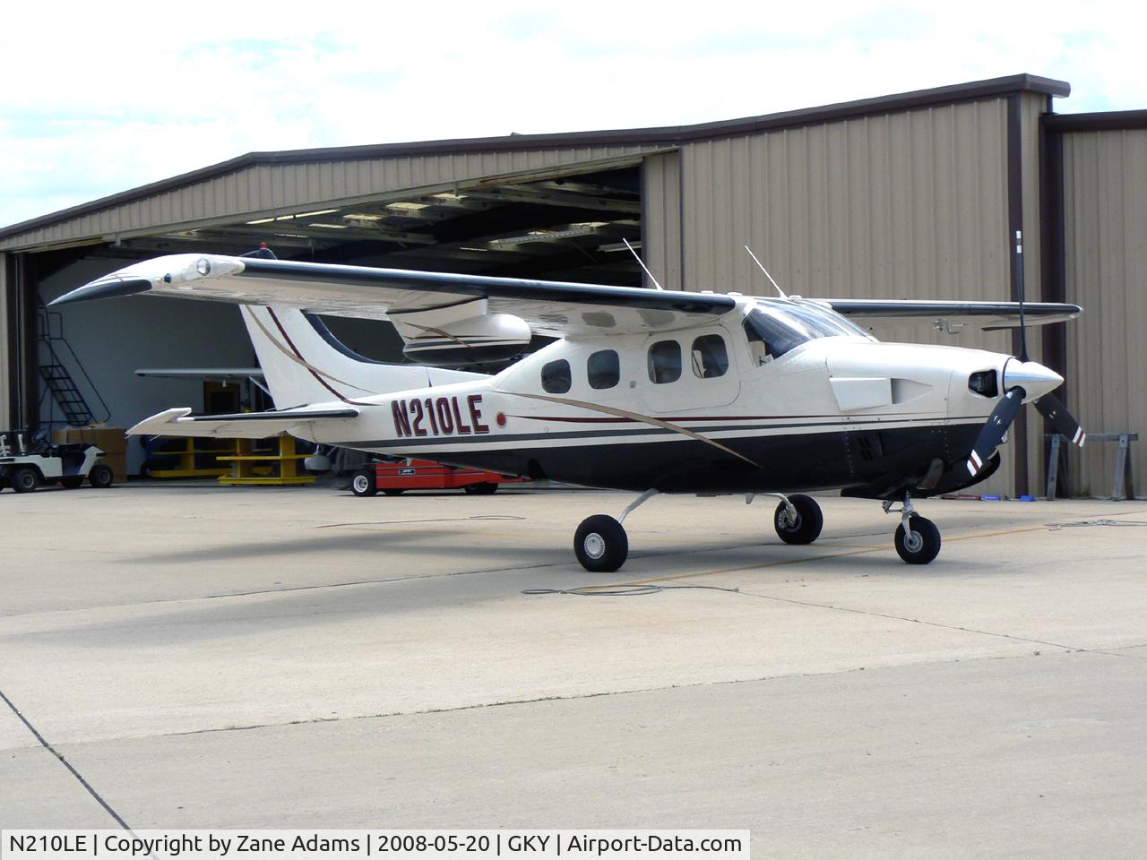 N210LE, Cessna P210N Pressurised Centurion C/N P21000825, At Arlington Municipal