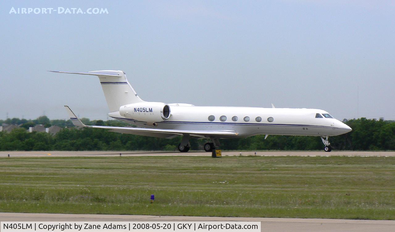 N405LM, 1998 Gulfstream Aerospace G-V C/N 541, At Arlington Municipal