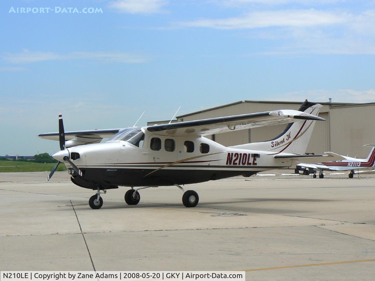 N210LE, Cessna P210N Pressurised Centurion C/N P21000825, At Arlington Municipal