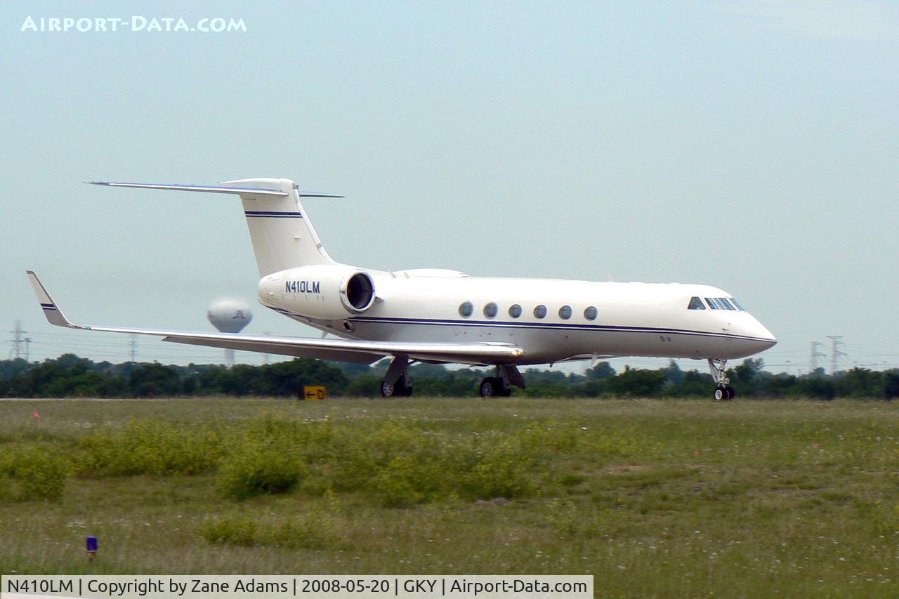 N410LM, 1999 Gulfstream Aerospace G-V C/N 578, At Arlington Municipal