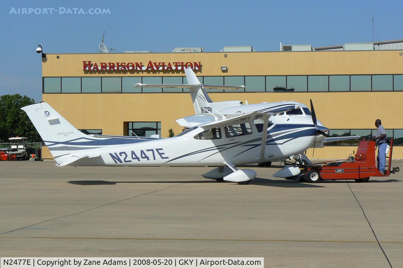 N2477E, 2001 Cessna 172S C/N 172S8800, At Arlington Municipal