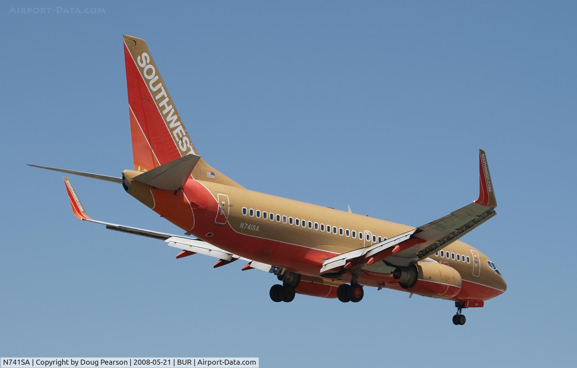 N741SA, 1998 Boeing 737-7H4 C/N 29277, Arriving at Bob Hope Airport