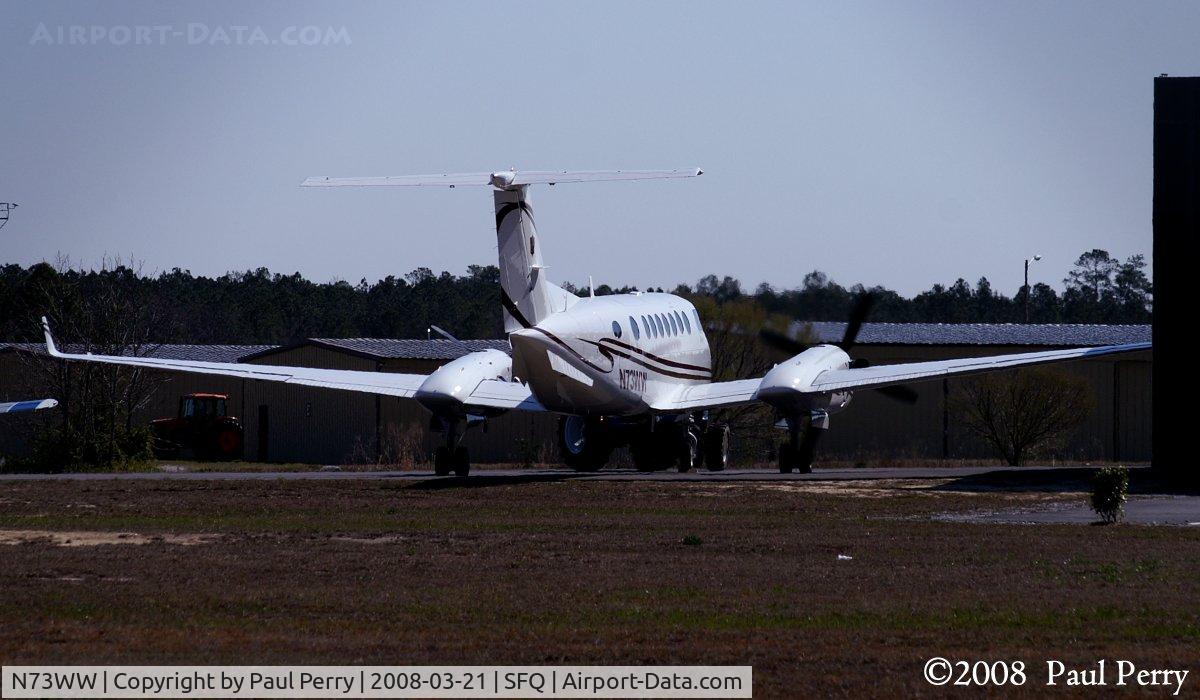 N73WW, 2005 Raytheon Aircraft Company B300 C/N FL-449, Ramp run up