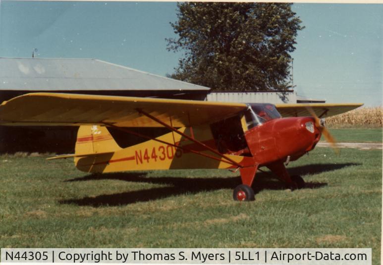 N44305, 1946 Taylorcraft BC12-D1 C/N 10105, Door removed for easy photos of the farm