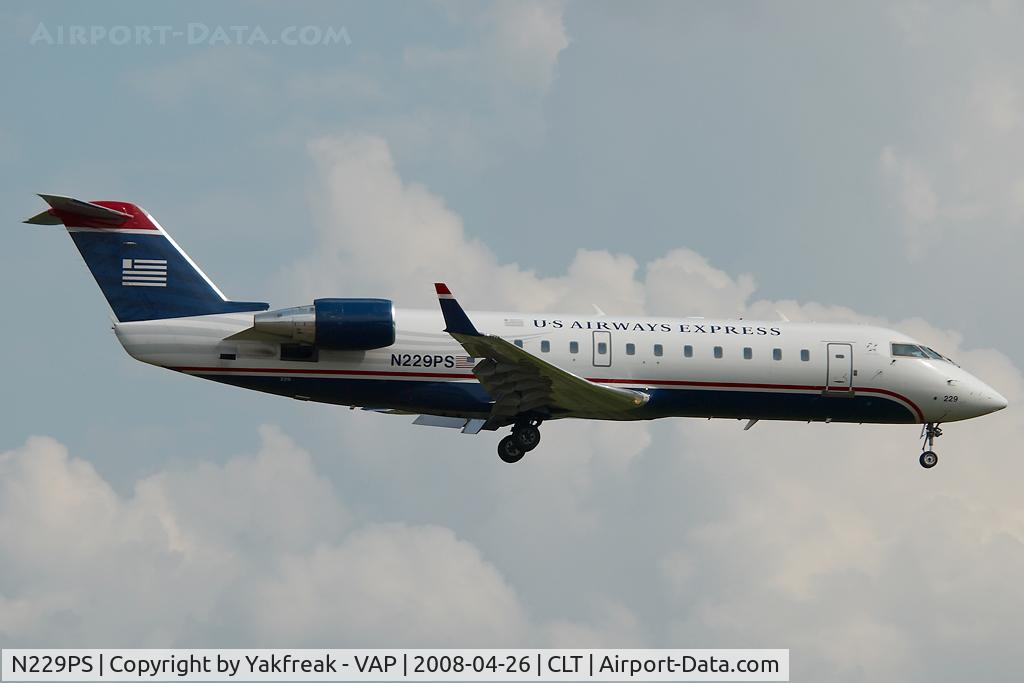 N229PS, 2004 Bombardier CRJ-200ER (CL-600-2B19) C/N 7898, PSA Regionaljet in US Airways colors